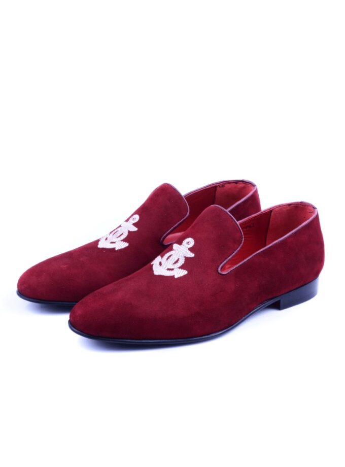 mocassin slipper en daim brodée – bordeaux